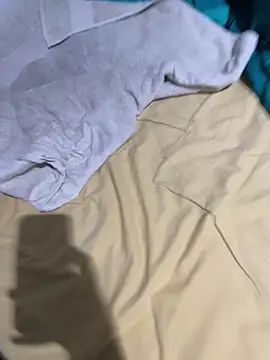 Snapshot of la_chiennete chatting on November 24, 11:21 am la chiennete online show from November 24, 11:21 am