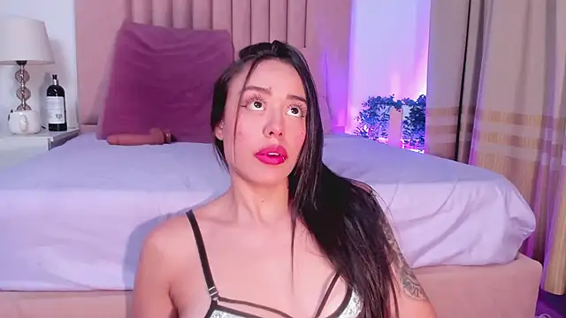 NoraDasilva online show from January 12, 4:00 am