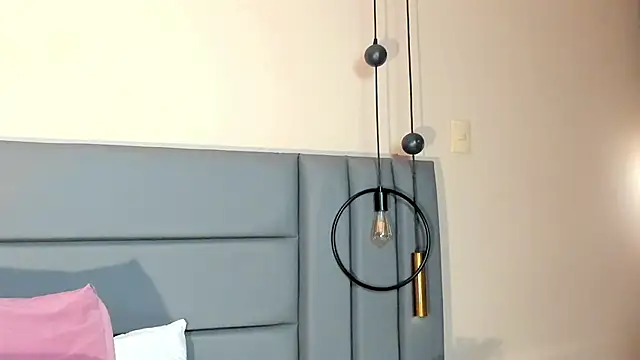 NoraDasilva online show from November 18, 8:24 pm