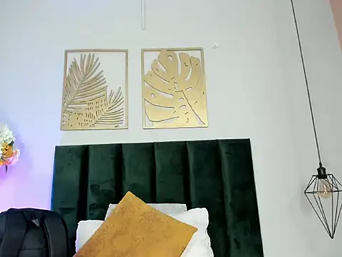 NoraDasilva online show from March 20, 12:26 am