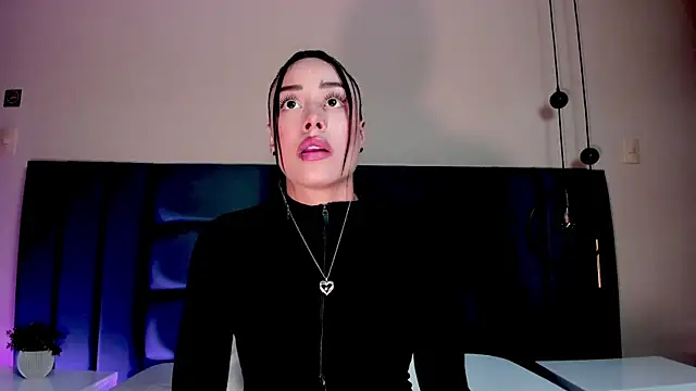 NoraDasilva online show from March 25, 12:27 am