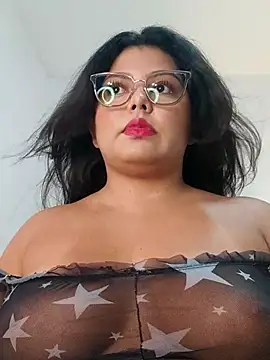 Snapshot of kiara-evans02 chatting on July 17, 1:45 am kiara-evans02 online show from July 17, 1:45 am