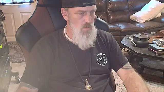 Snapshot of jimdacbin420 chatting on October 5, 9:02 pm jimdacbin420 online show from October 5, 9:02 pm