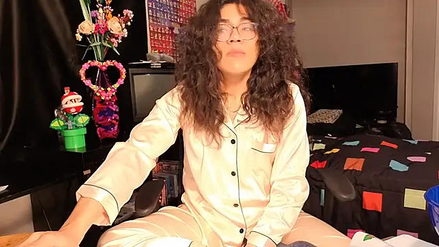 ShinyCherub online show from March 2, 12:31 am