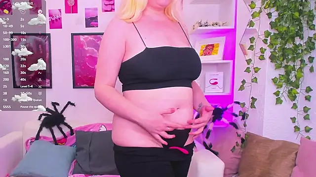 art lovee online show from November 8, 1:17 am