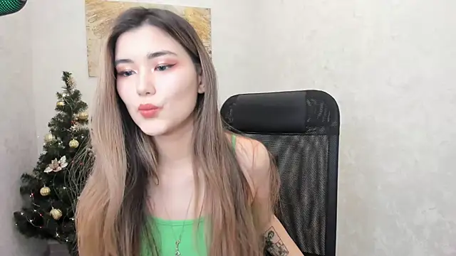 AnneTLi online show from December 21, 4:09 am