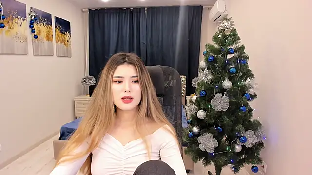 AnneTLi online show from December 30, 3:36 am