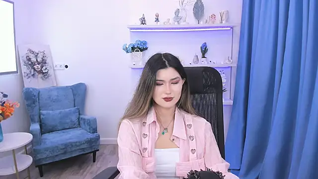 AnneTLi online show from November 3, 7:26 pm