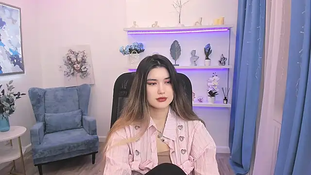 Snapshot of AnneTLi chatting on January 13, 3:34 am AnneTLi online show from January 13, 3:34 am