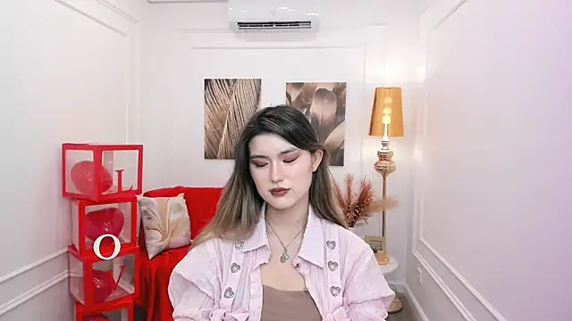 Snapshot of AnneTLi chatting on February 8, 3:21 am AnneTLi online show from February 8, 3:21 am