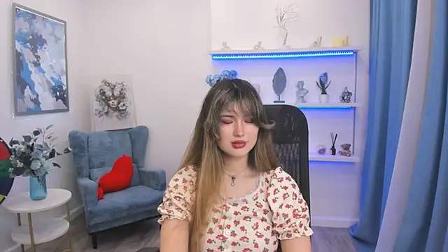 AnneTLi online show from April 19, 3:17 am