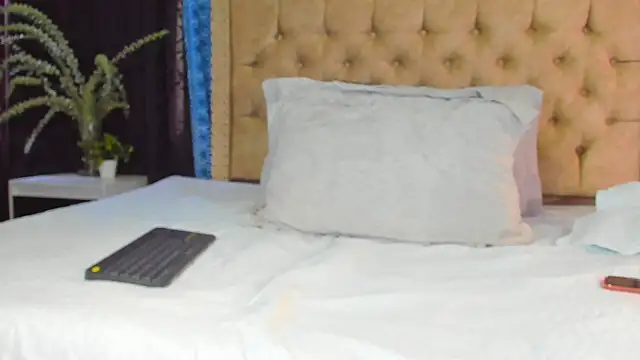 Snapshot of KeryHillson chatting on December 12, 12:33 pm KeryHillson online show from December 12, 12:33 pm