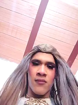 Snapshot of Babylolatop chatting on December 23, 11:17 pm Babylolatop online show from December 23, 11:17 pm