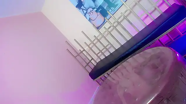 Snapshot of Babylolatop chatting on March 4, 1:06 pm Babylolatop online show from March 4, 1:06 pm