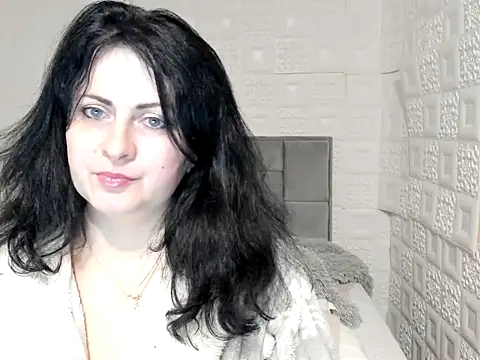 Snapshot of Lillian2 chatting on January 27, 7:46 pm Lillian2 online show from January 27, 7:46 pm