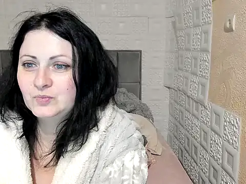 Snapshot of Lillian2 chatting on March 6, 7:14 am Lillian2 online show from March 6, 7:14 am