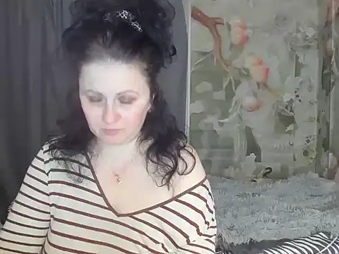 Snapshot of Lillian2 chatting on October 27, 7:18 pm Lillian2 online show from October 27, 7:18 pm