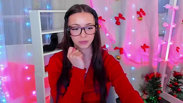 Snapshot of MipsyMipson chatting on December 12, 12:44 pm MipsyMipson online show from December 12, 12:44 pm