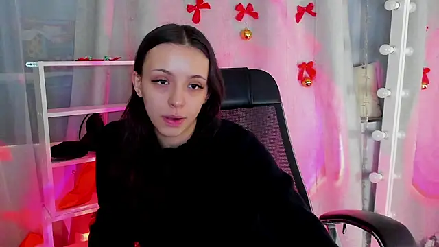 Snapshot of MipsyMipson chatting on December 22, 10:49 am MipsyMipson online show from December 22, 10:49 am