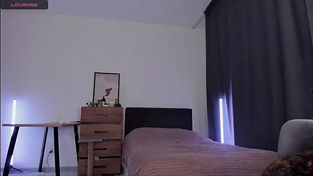 Alice Dias online show from December 22, 4:06 pm