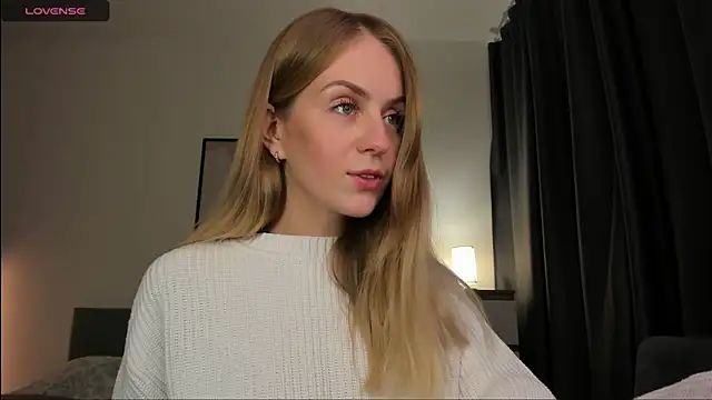 Alice Dias online show from November 10, 12:48 pm