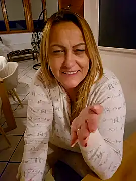 Isabellaa04 online show from December 7, 12:41 am