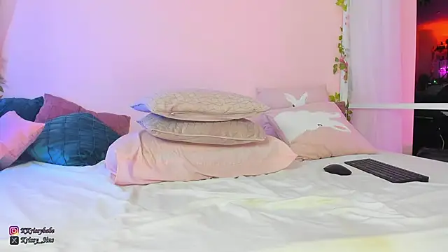 KrissySinsx online show from February 6, 8:07 am