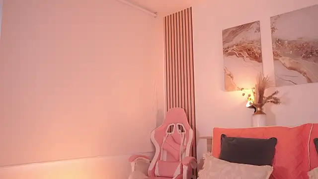 LillyThompson online show from March 19, 9:19 pm