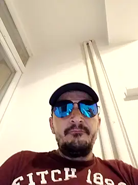 Adriandan1982 online show from September 22, 9:50 pm