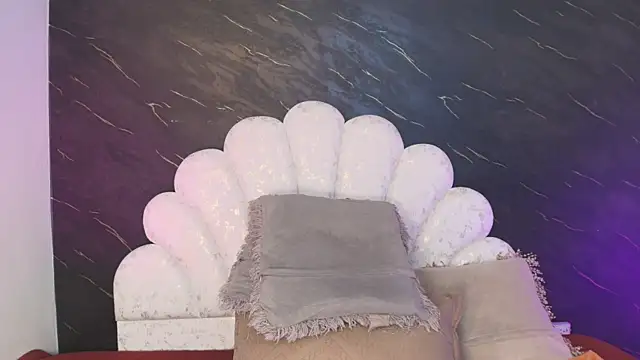  MiaBrown  online show from March 20, 12:10 pm