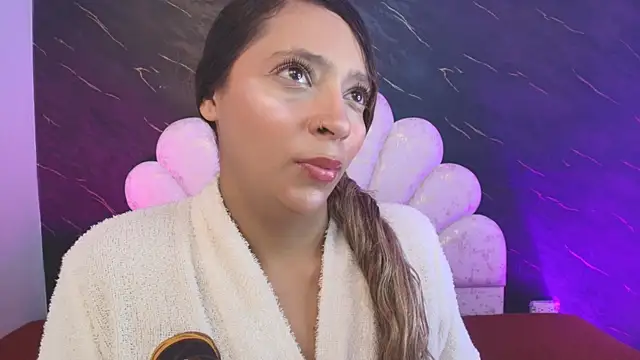  MiaBrown  online show from April 15, 12:12 pm