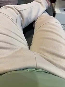 Snapshot of Honeydick7 chatting on February 12, 6:41 am Honeydick7 online show from February 12, 6:41 am