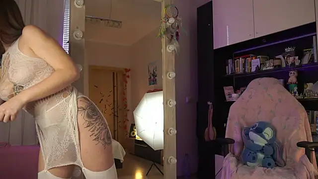 AlitaXAngelic online show from November 26, 9:32 am