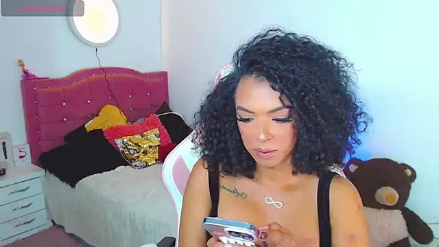 Snapshot of Tanedra_collings chatting on April 25, 4:04 am Tanedra collings online show from April 25, 4:04 am