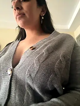 Nicollemays online show from September 19, 3:13 pm