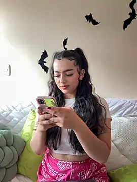 Nicollemays online show from October 14, 2:29 pm