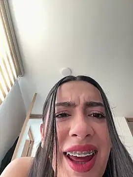 Nicollemays online show from March 21, 3:26 pm