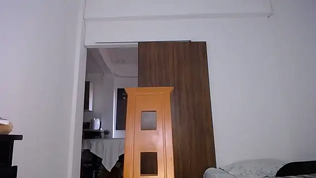 yselahot online show from December 22, 8:50 pm