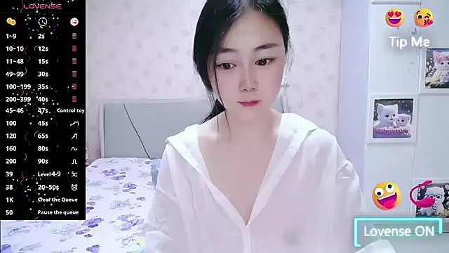 Snapshot of Elvira_baby chatting on June 22, 2:46 am Elvira baby online show from June 22, 2:46 am
