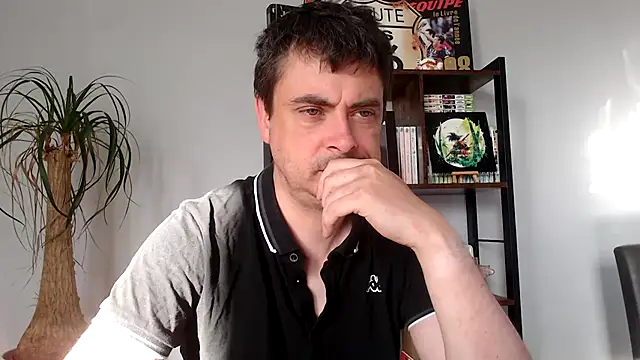 freddy0222222 online show from July 1, 5:53 am