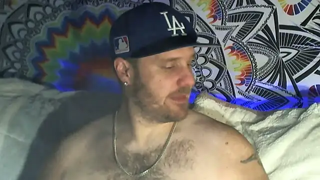 Snapshot of BlueEyedGuyPNW chatting on December 20, 5:53 pm BlueEyedGuyPNW online show from December 20, 5:53 pm