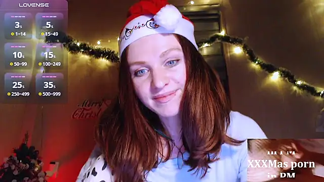Snapshot of Cassie_Wild chatting on December 27, 2:01 pm Cassie Wild online show from December 27, 2:01 pm