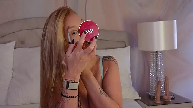 Snapshot of GingerEllis chatting on September 24, 4:16 am GingerEllis online show from September 24, 4:16 am