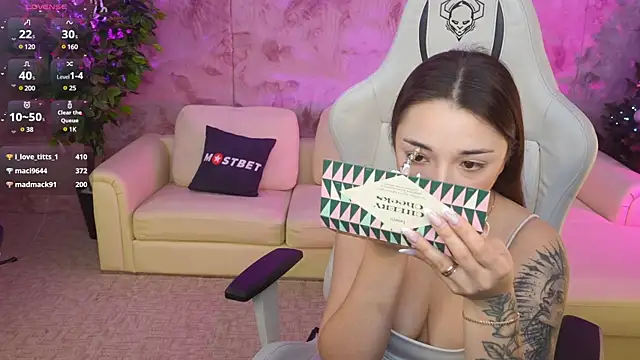 Jasmine Flow online show from January 5, 3:45 pm