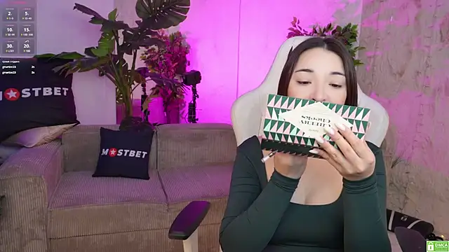 Jasmine Flow online show from January 14, 11:53 am