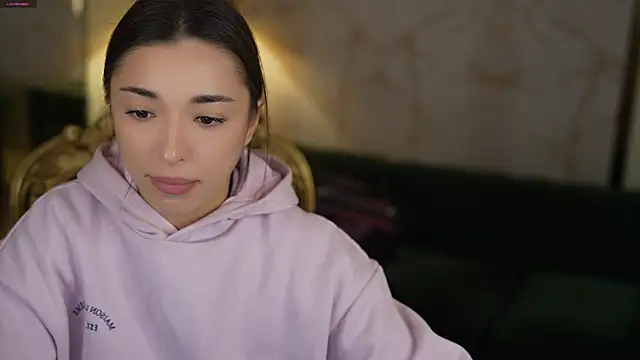 Jasmine Flow online show from November 28, 8:28 am