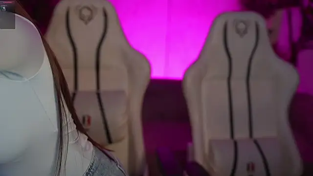 Jasmine Flow online show from December 23, 8:12 am