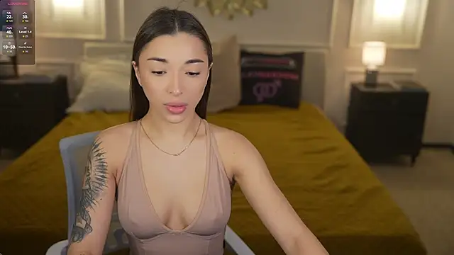 Jasmine Flow online show from April 3, 7:17 am