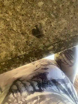 Tiffanysurez  online show from January 17, 8:23 pm