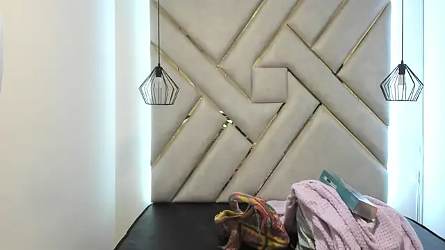 nalalye cruzz  online show from March 12, 3:13 am